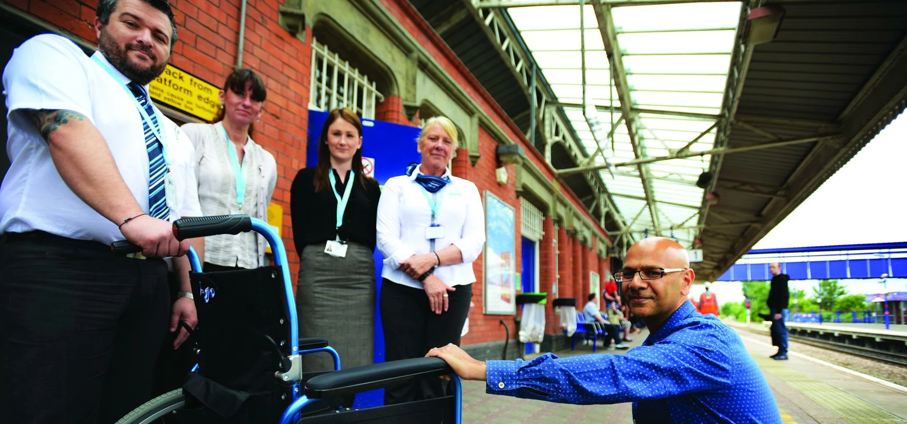 HearFirst lead tutor Mickey Fellows pictured with Chiltern Railways staff on the platform at Biceste