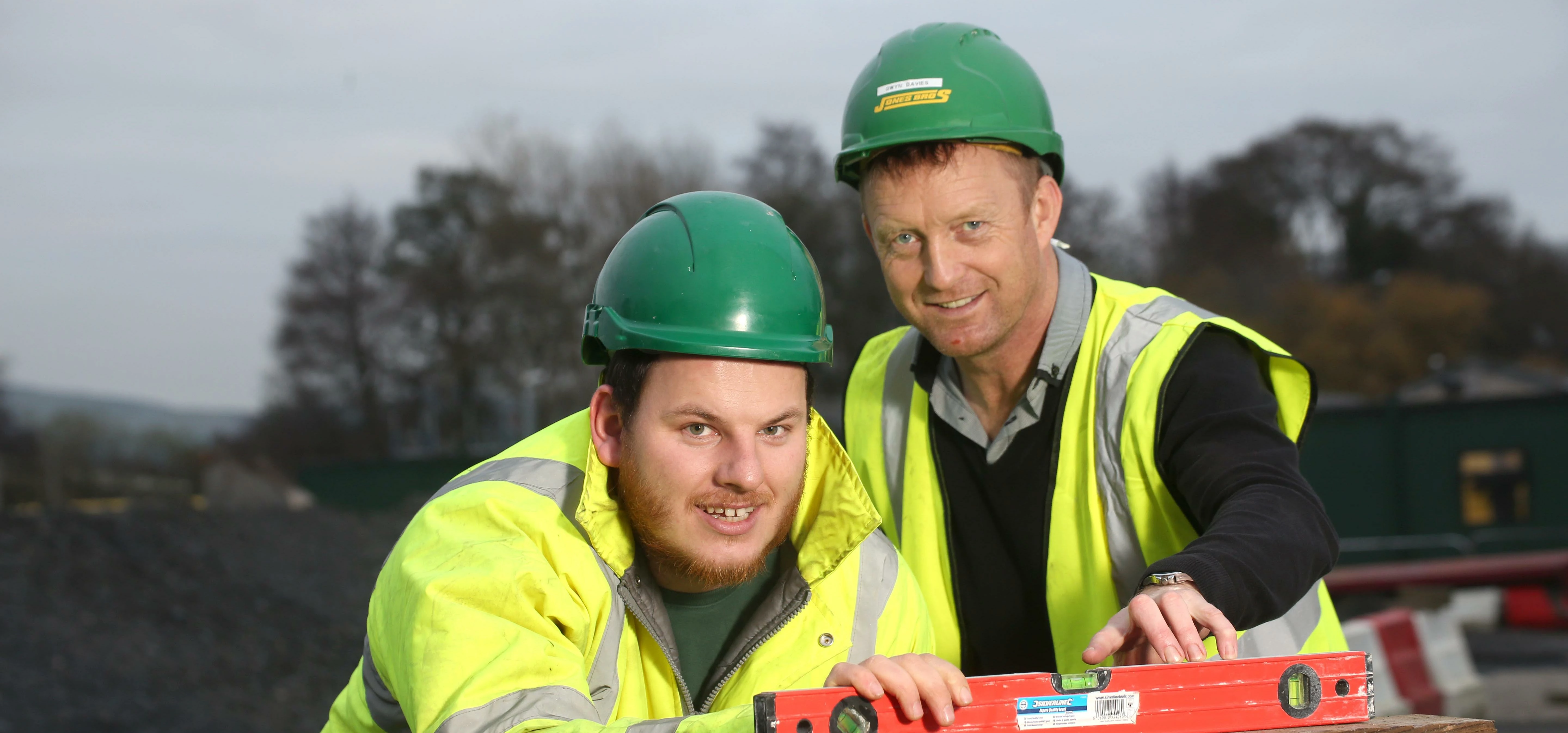 GCO apprentice at Jones Bros Ruthin Ian Vinall with trainer Gwyn Davies