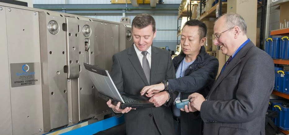  Richard Cowlishaw Sarclad MD with the remote strand condition monitor to Shichun Ma, director of pr