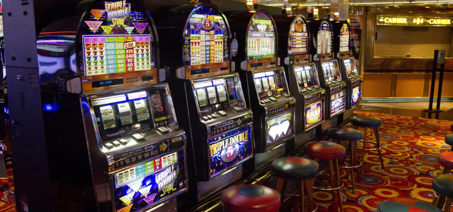 Royal Caribbean Grandeur of the Seas cruise ship casino slot machines