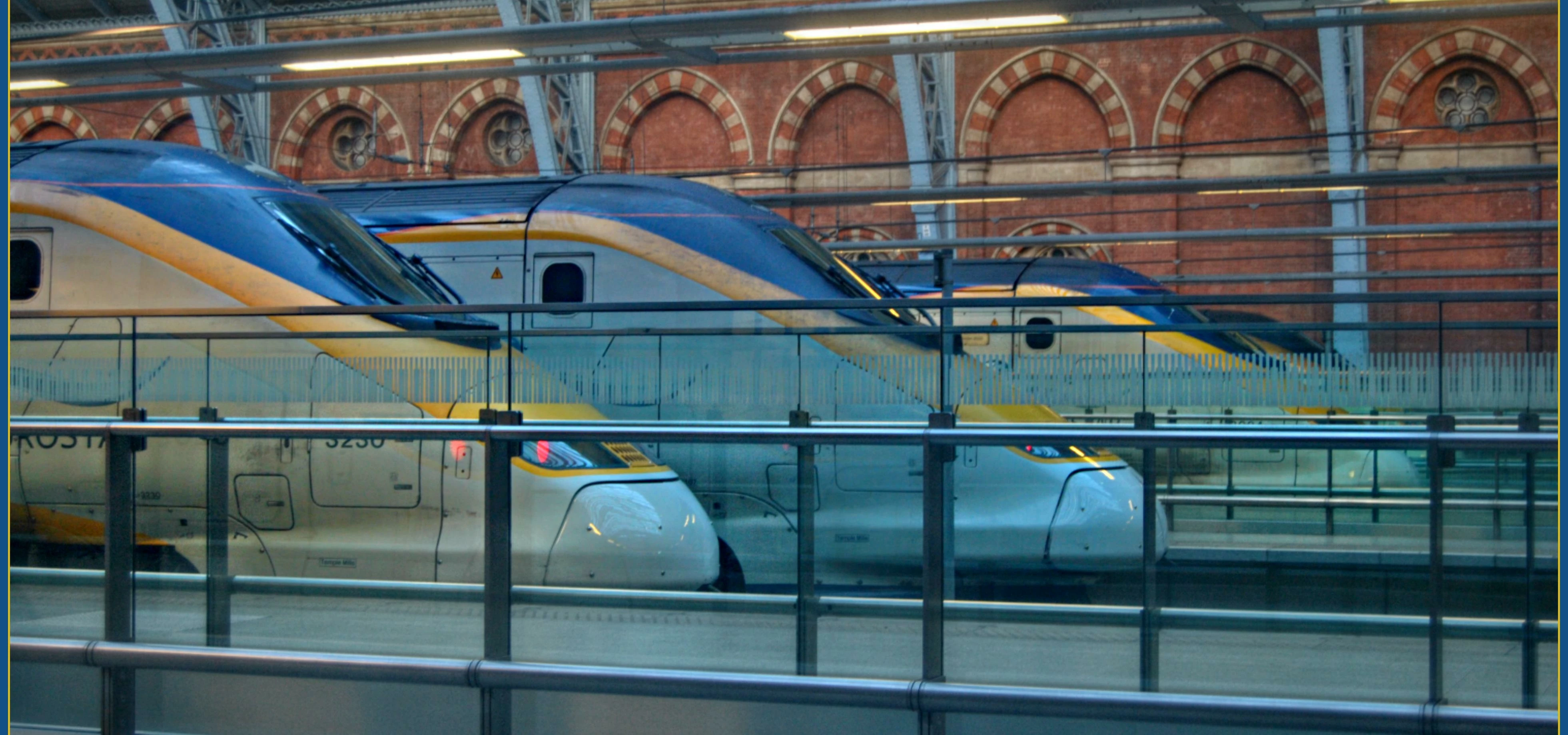Fire closes Channel Tunnel!  Eurostar trains stranded @ St Pancras London