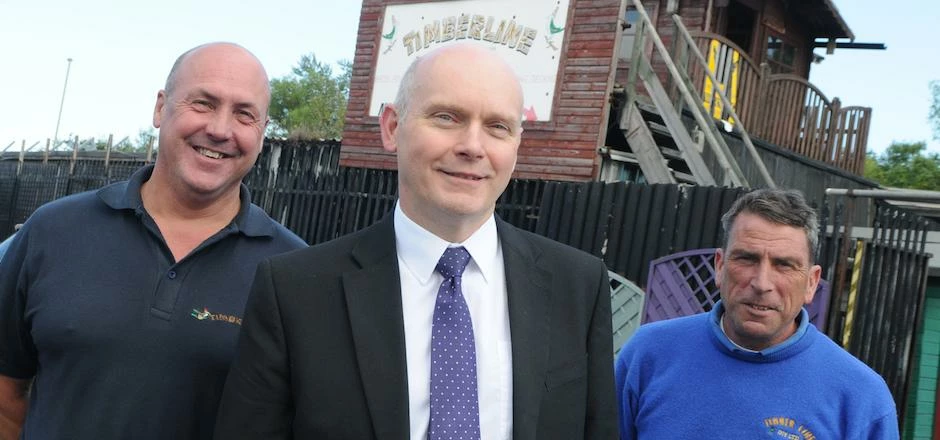 (L to R) Brian Moyse, MD Timberline, David Paget, regional director Ultimate Finance Group and Georg