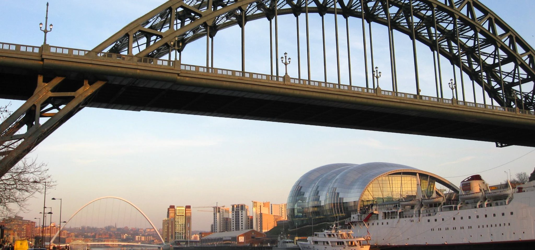 Tyne, Sage and Millennium Eye Bridge - Newcastle Gateshead Quayside