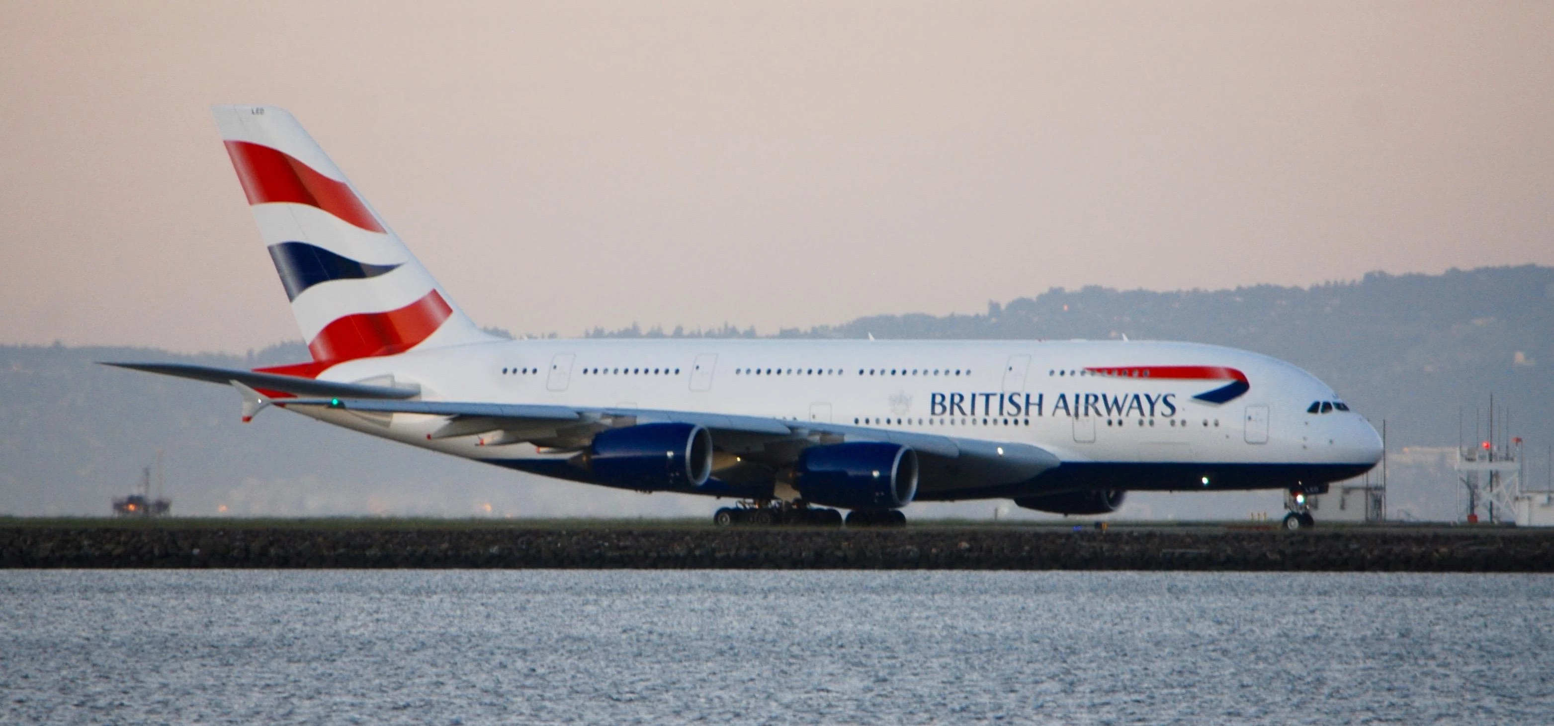 British Airways Airbus A-380 taxiing DSC_0371