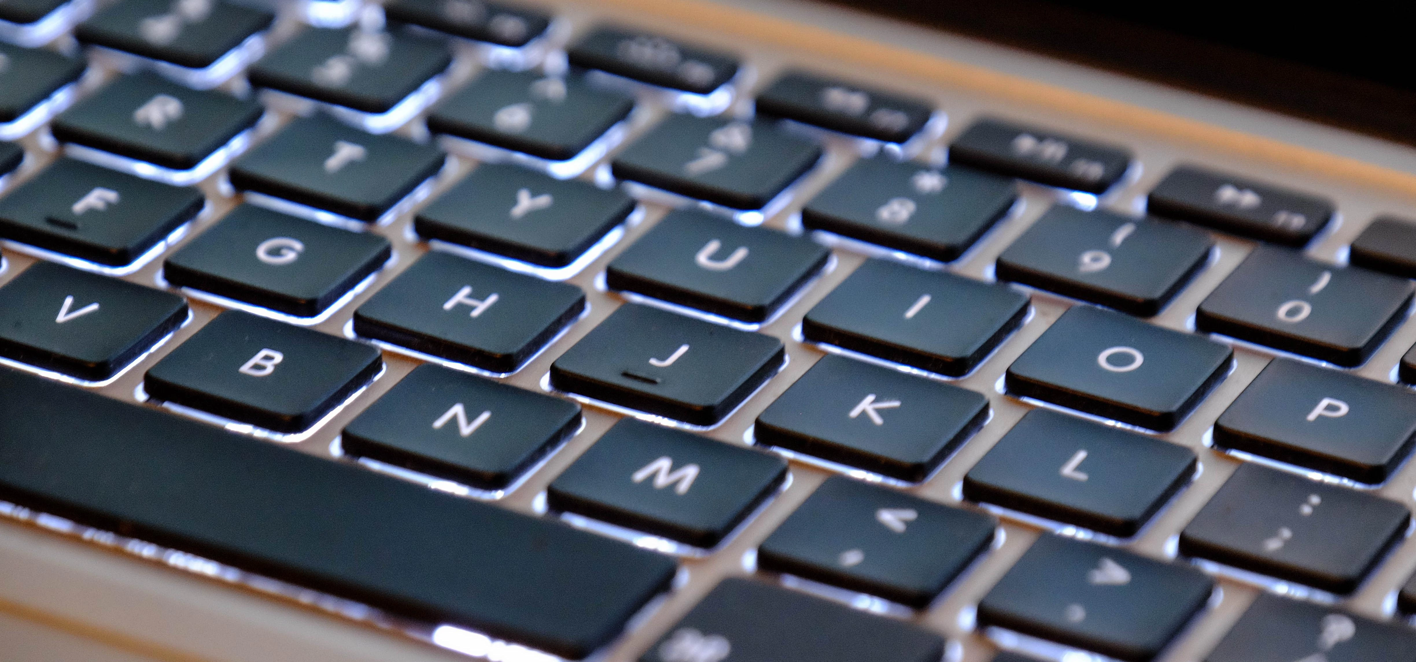 20160529-DSCF2389 Apple MacBook Pro Keyboard.jpg