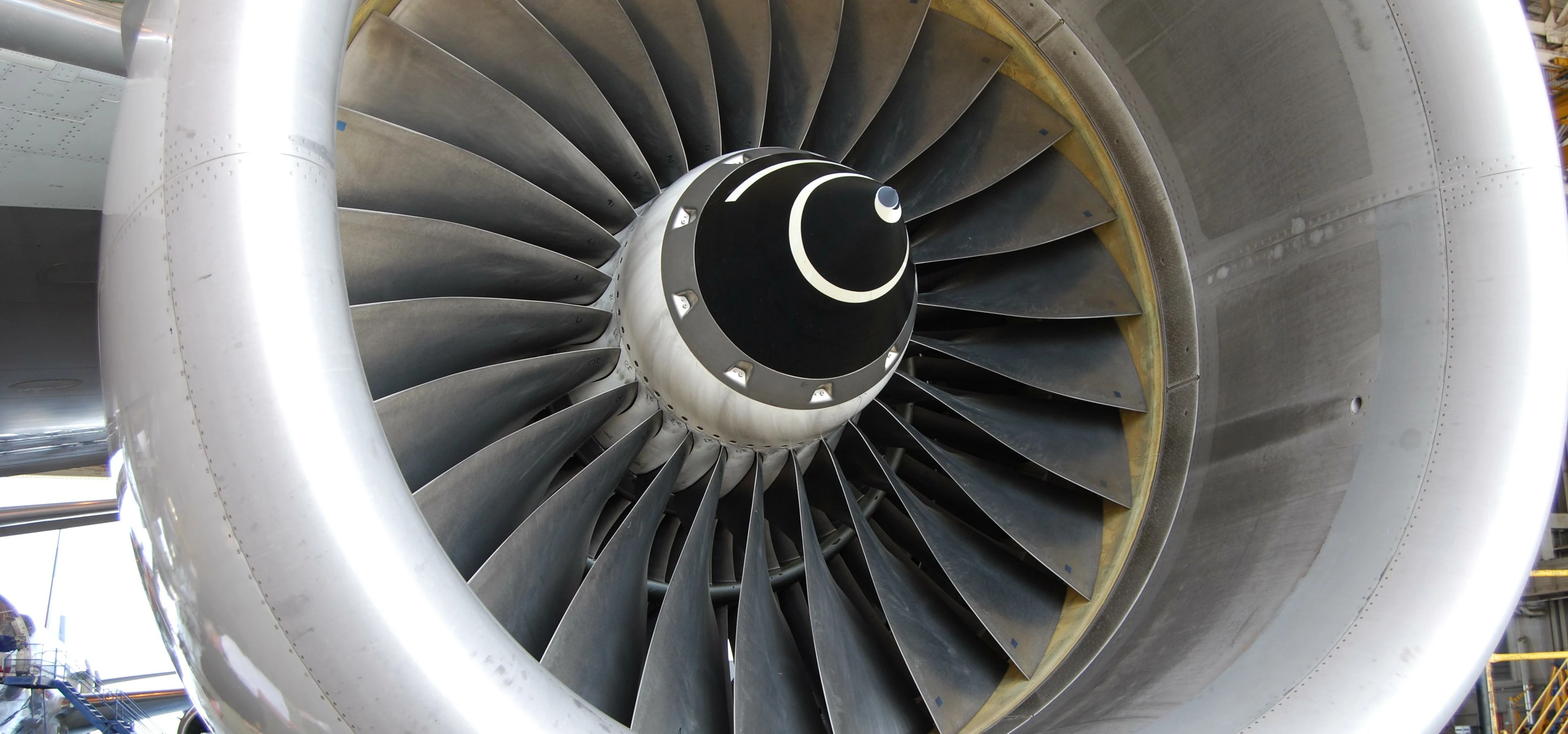 Boeing 777-200 Rolls-Royce Trent, AA 777-200