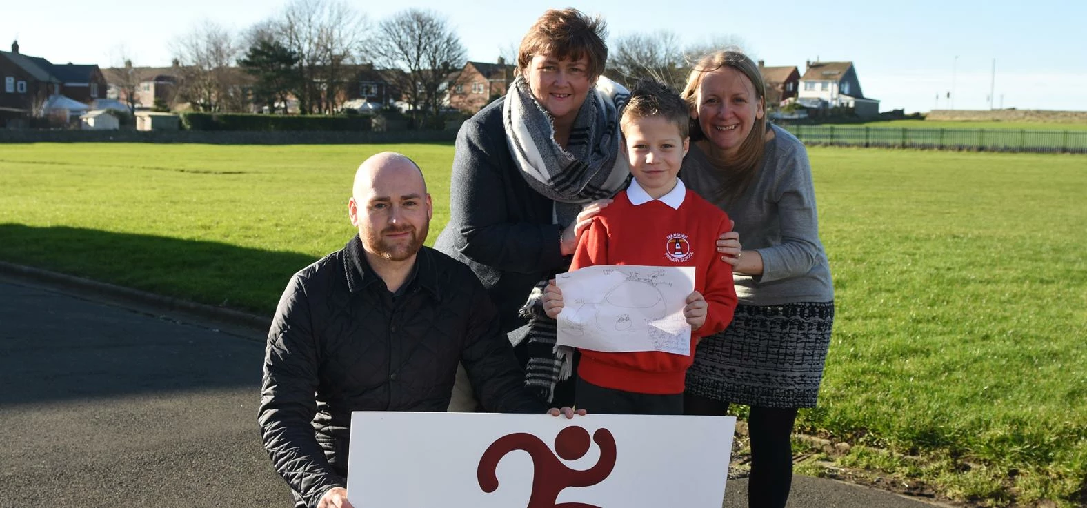 (l-r) Mark Carter, sales consultant at Play Fitness, Whitburn and Marsden councillor and Marsden Pri