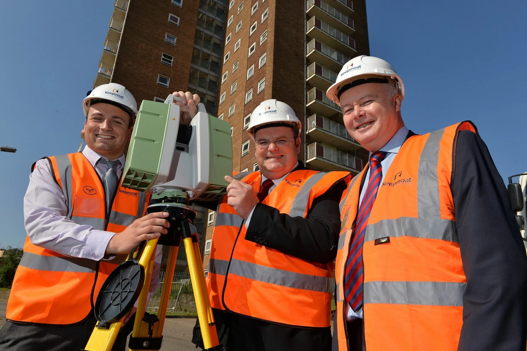 L-R John O’Leary, Site Manager, Cllr Darren Cooper, Leader of Sandwell Council and Neil Baxter, Regi