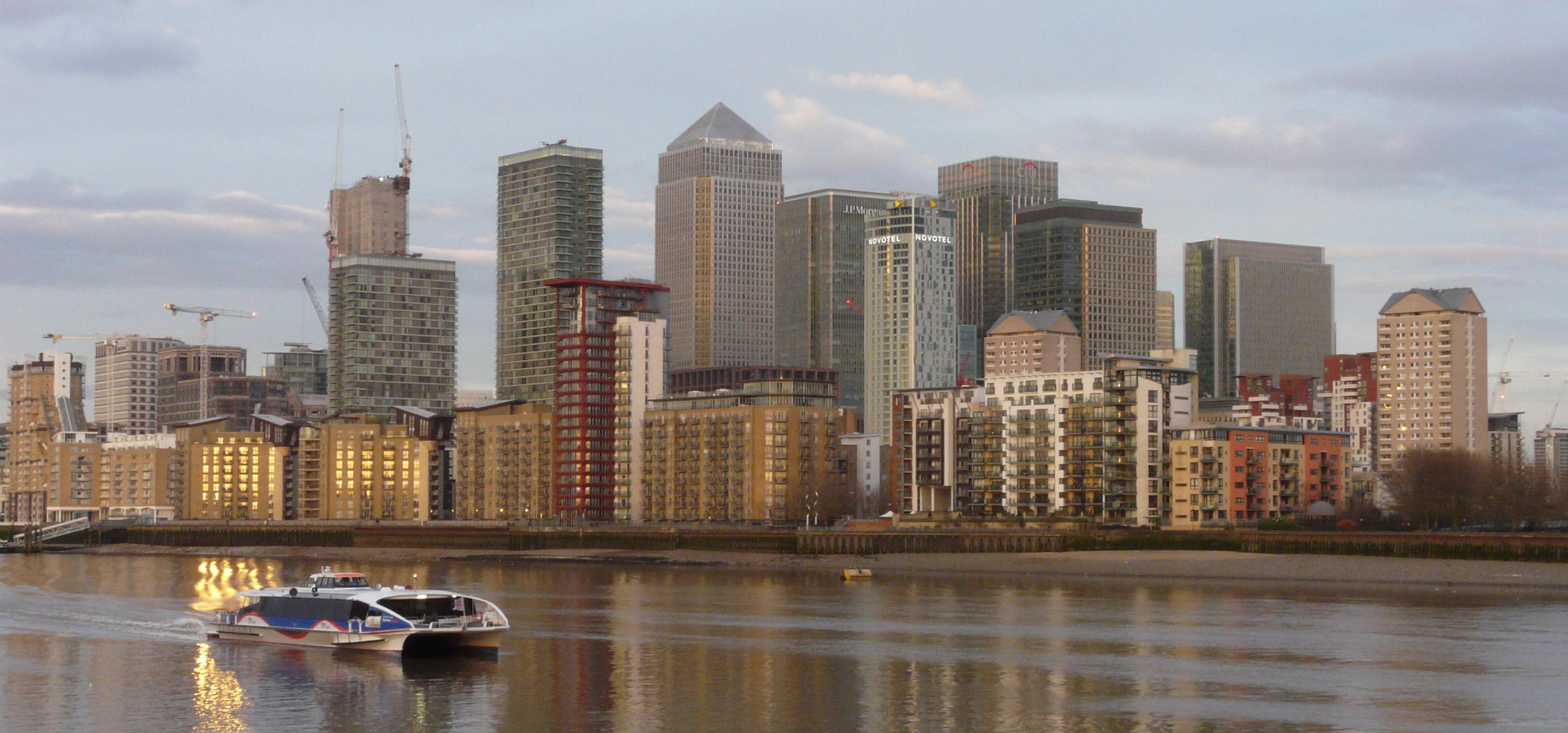 The Isle of Dogs From the South Bank