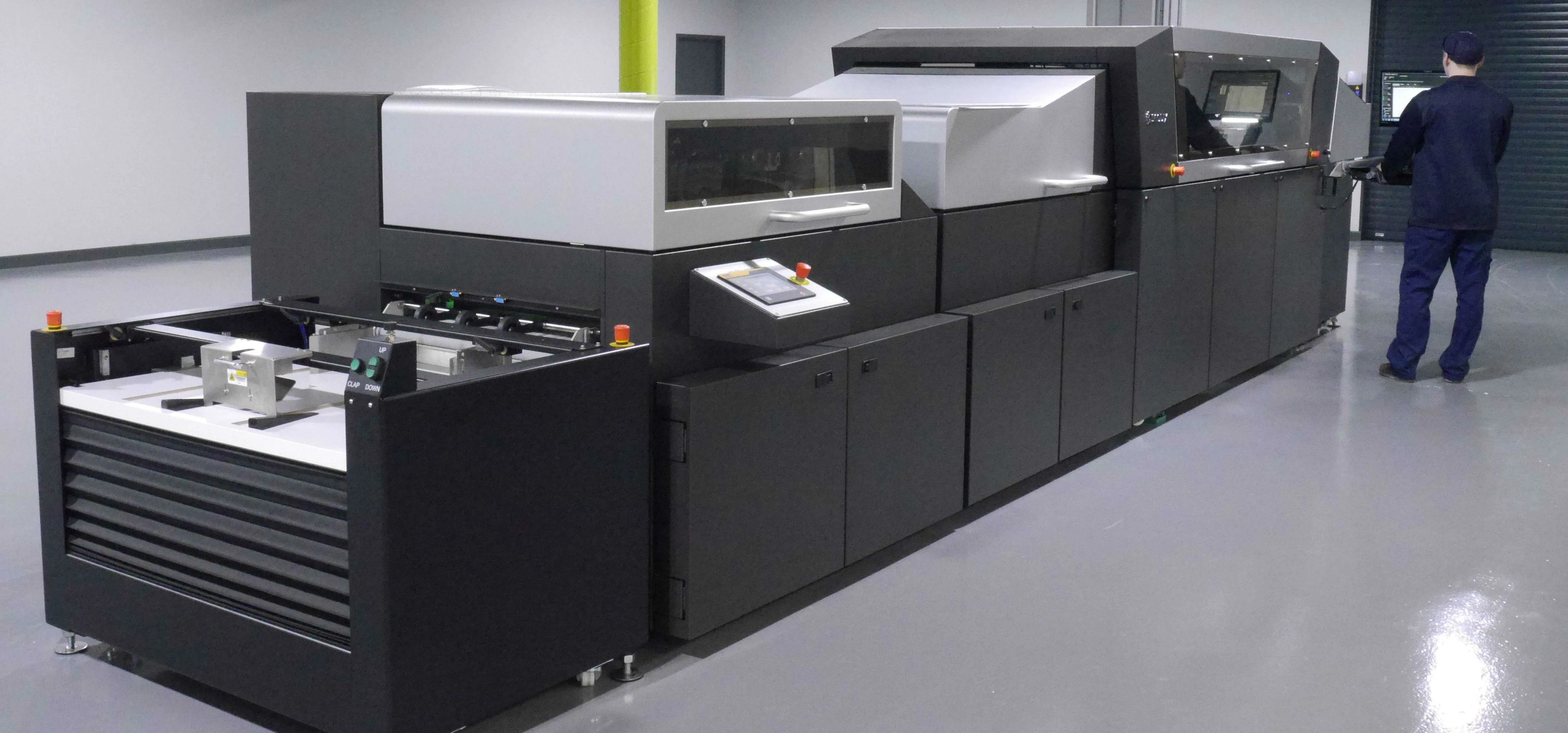 The specialist digital foiling and varnishing machine