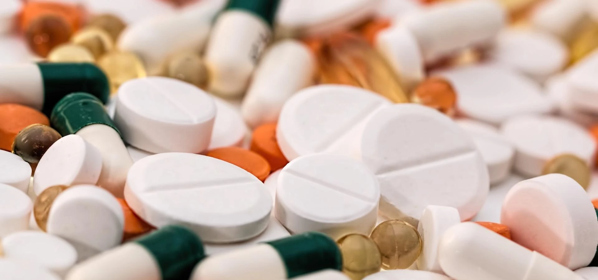 Oval Medication Tablets and Capsules - Credits to https://costculator.com/best-rowing-machine-review