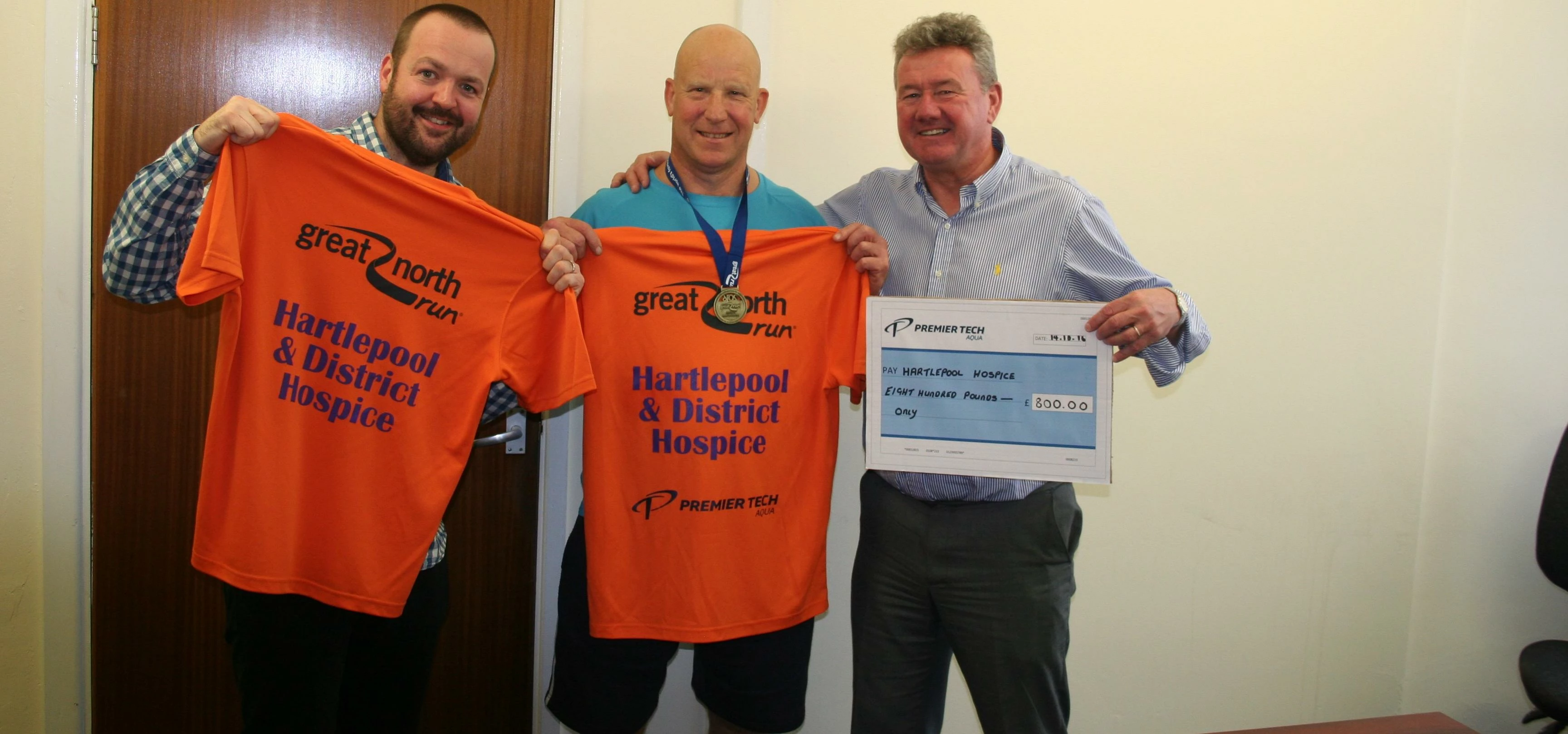 From left to right, Greg Hildreth, Events Fundraiser at Alice House Hospice, Ian Evans, team member 