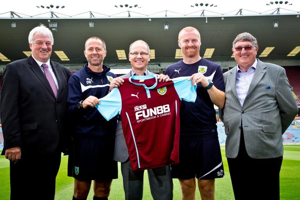 Carlton Cooper, Cassons with Burnley FC