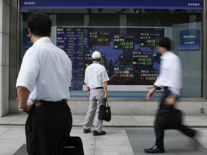 Asian stocks show improvement, upbeat US corporate earnings