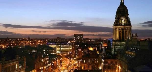 Leeds Headrow and town hall