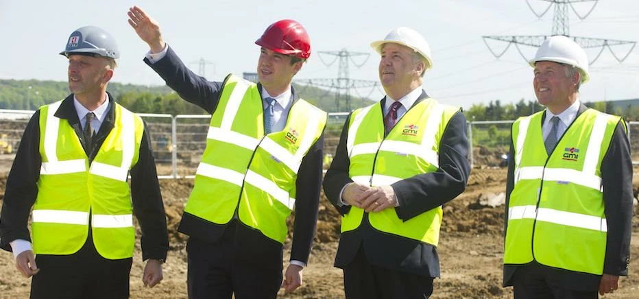 l to r Martin Kendall of Vantec Europe, James Wharton, Northern Powerhouse minister, Cllr Paul Watso