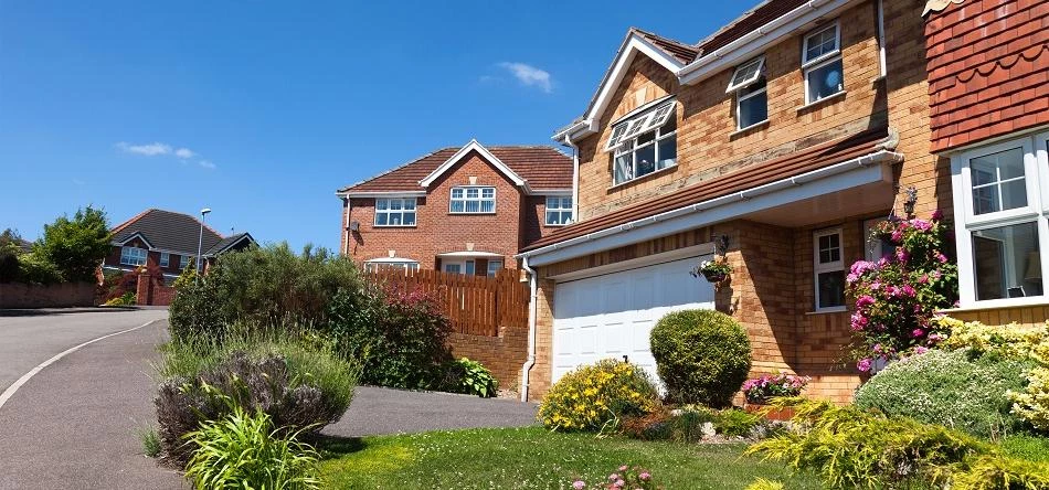 David Cameron has pledged to build 200,000 “starter homes” at discounted prices for first-time buyer