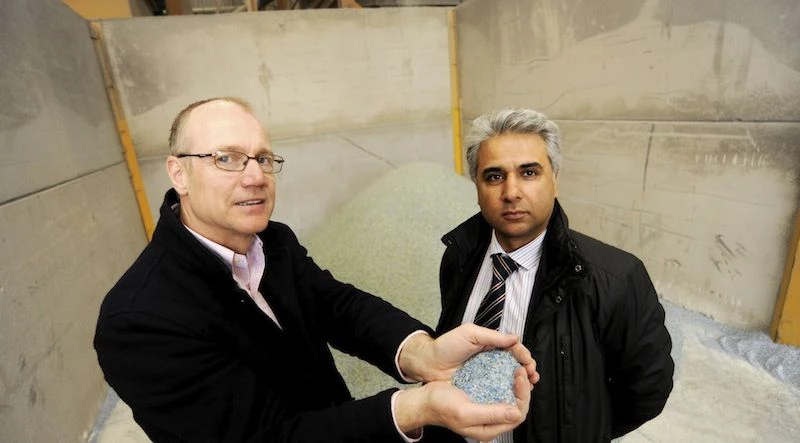 Manager of WRL Glass Media Gareth Godwin (left) with Suhail Aslam, head of the Teesside Manufacturin
