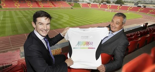 NEW John Devine and Tony McPhillips with Muckle Runners shirt