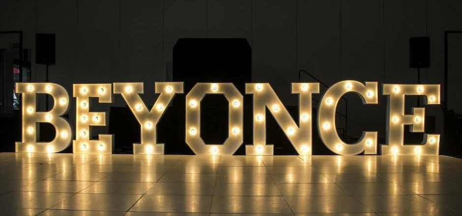 Marvellous Glow supplies giant carnival letter lights for events and weddings across the UK.