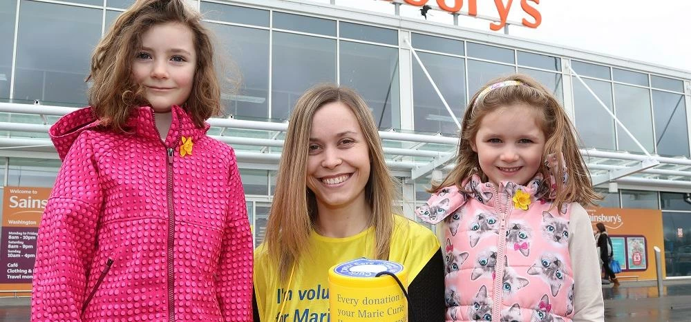 Photo Caption: Sisters Eden and Esmee Barnes from Washington with EDF Energy’s Lisa Sidney 