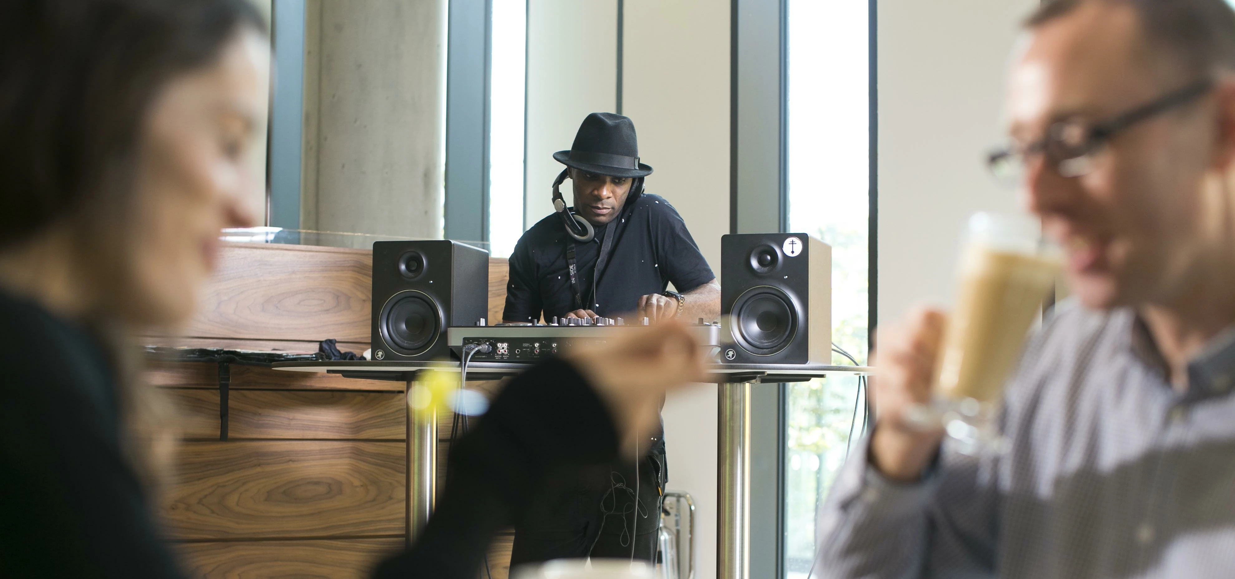 Dj