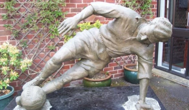 The Splash Sculpture at Sir Tom Finney School