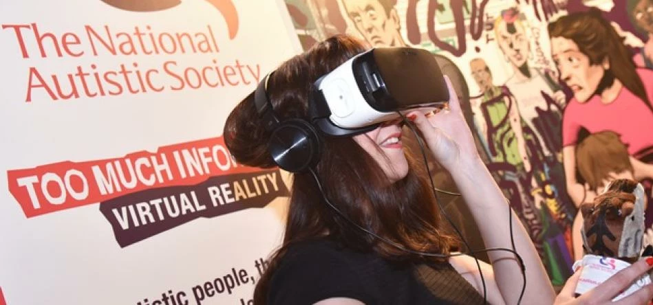 intu staff trying out the virtual reality headset 