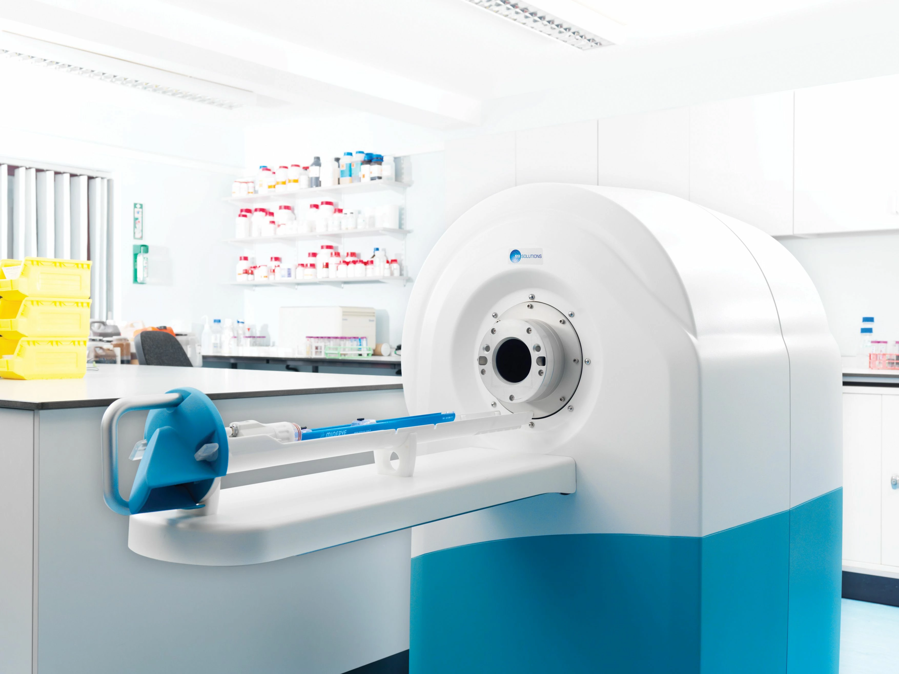 Preclinical MRI scanner