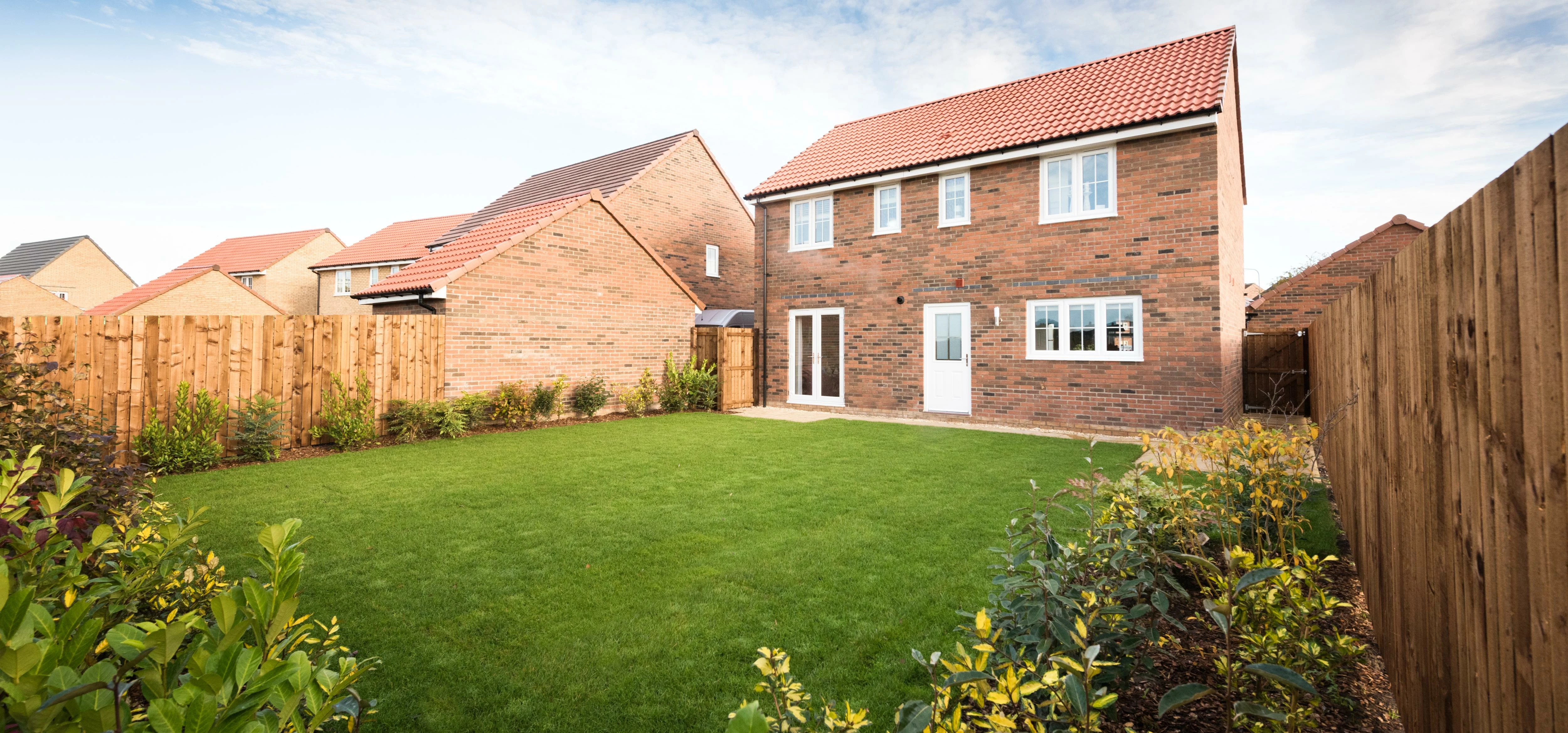 Barratt developments and rspb encourage homeowners to invite birds into their garden