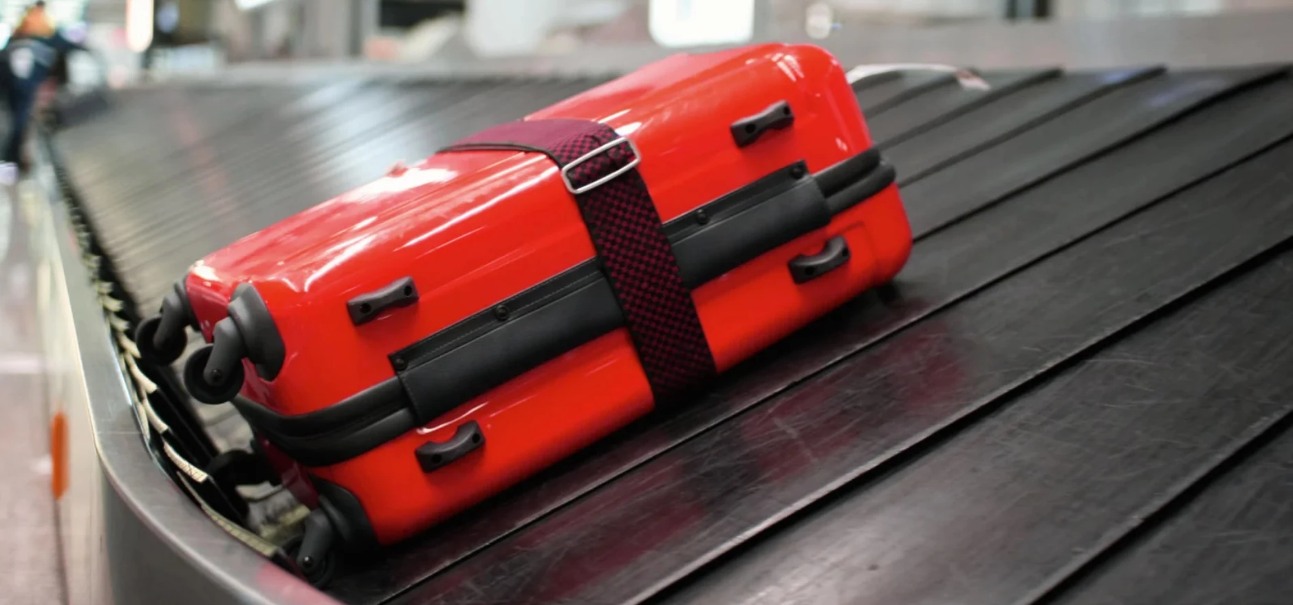 Gatwick baggage carousel.jpg