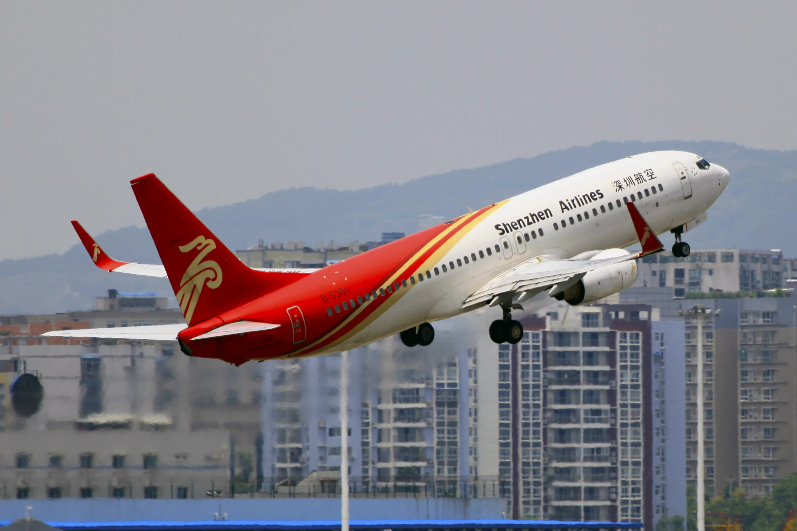 B-5361 | Shenzhen Airlines | Boeing 737-86J(WL) | CKG