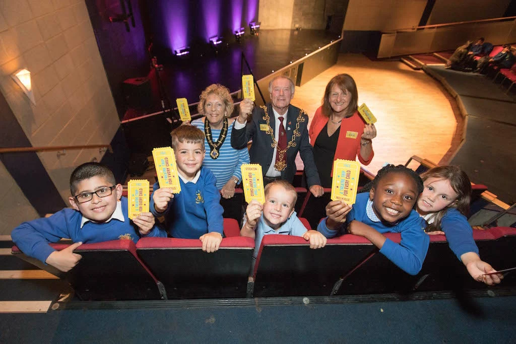 Lady Mayoress Laraine Perry, Mayor of Stockton on Tees Maurice Perry, Lynne Snowball Chair of ARC ‘s Board with children from Mill Lane Primary School, Stockton.