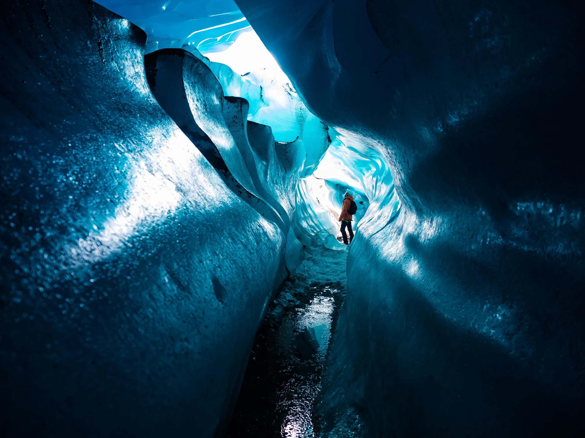 Svinafellsjokull Ice cave