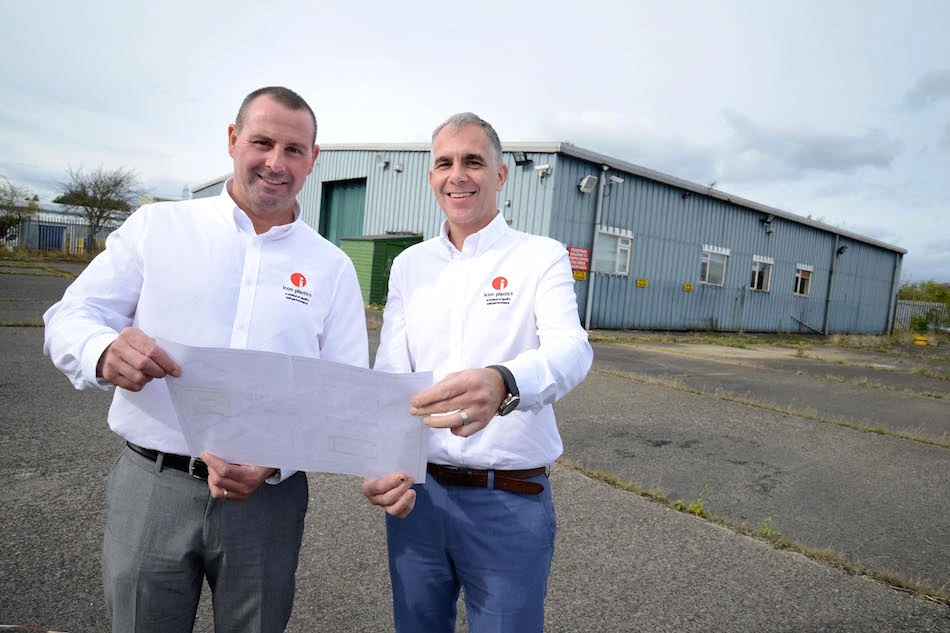 (L to R) Managing Director Gareth Thomas and Operations Director Phil Walker outside the new site