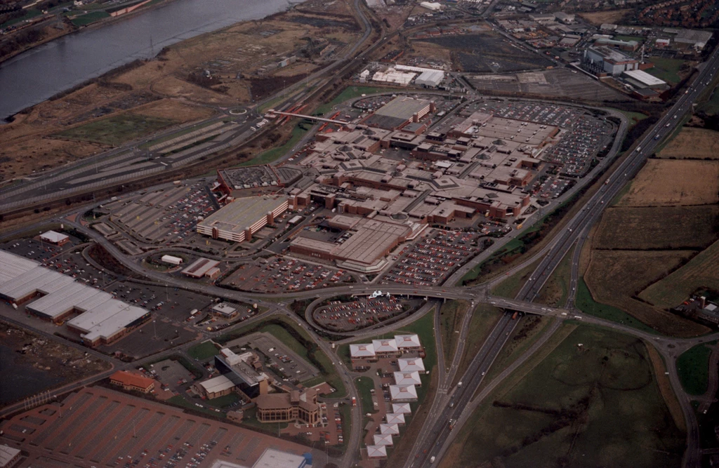 068842:Aerial view Metro Centre Gateshead Unknown 1995