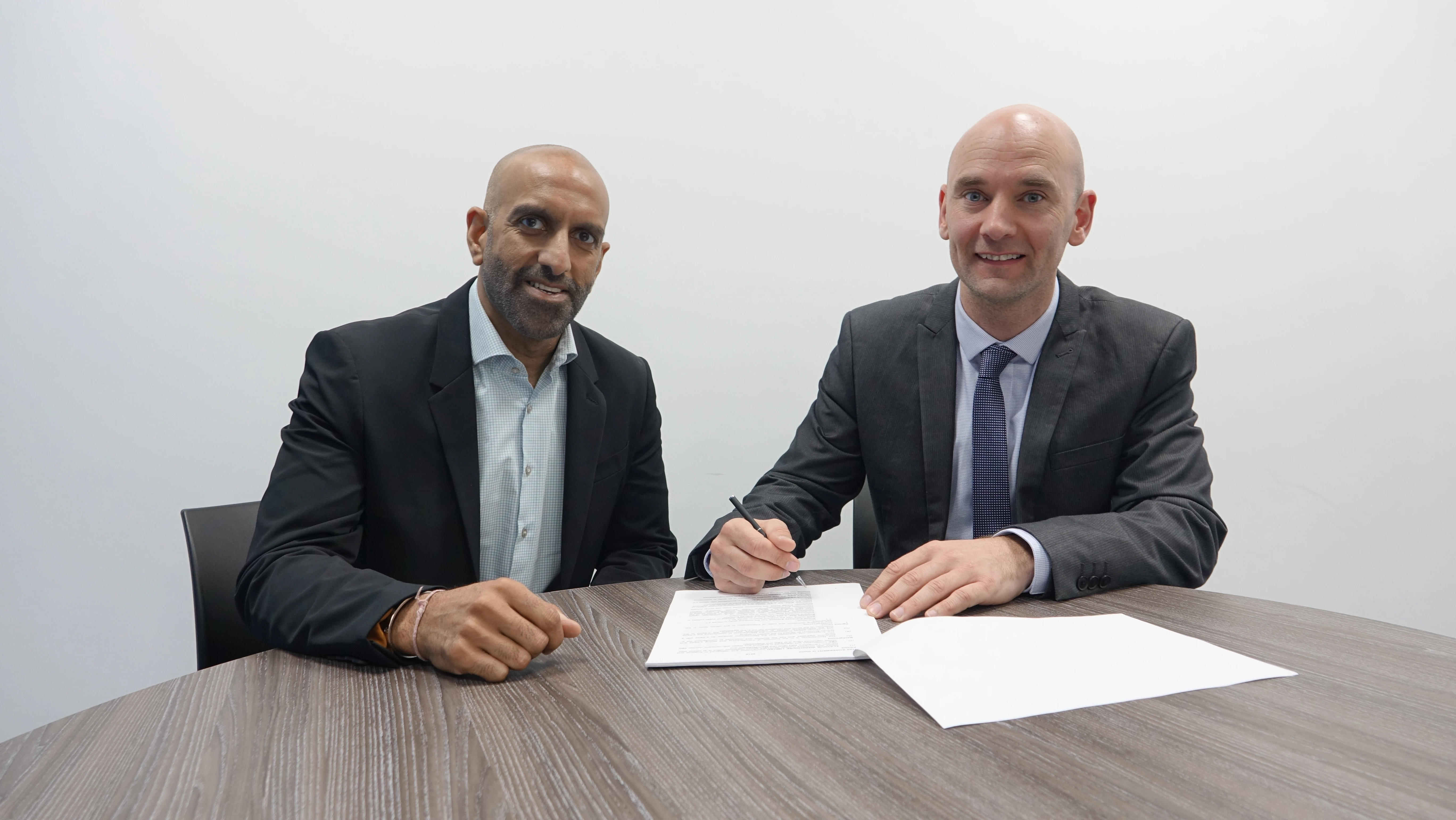 Vampire Vape founder Phil Boyle with Finance Director Kanesh Khilosia