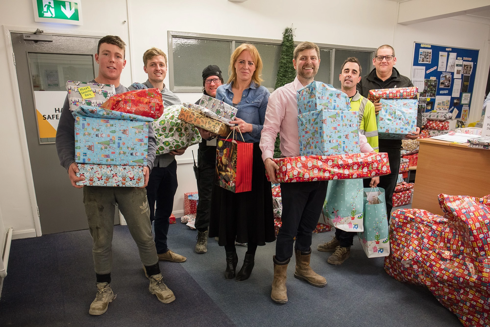Elves at the Globe Theatre are answering Christmas wishes for Stockton-on-Tees children
