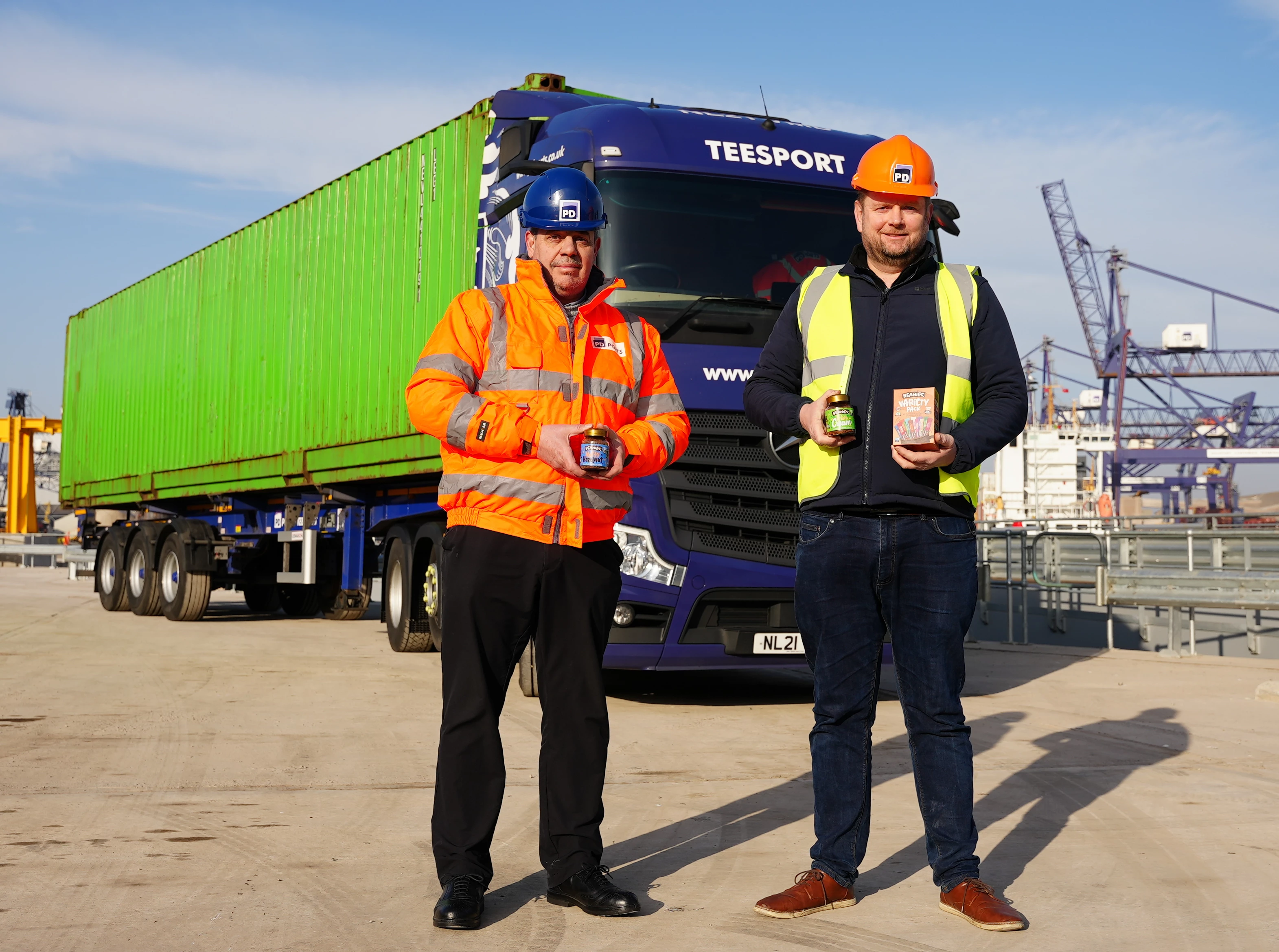 PD Freight Solutions general manager Paul Bramley and Beanies sales and marketing director Mark Stangroom
