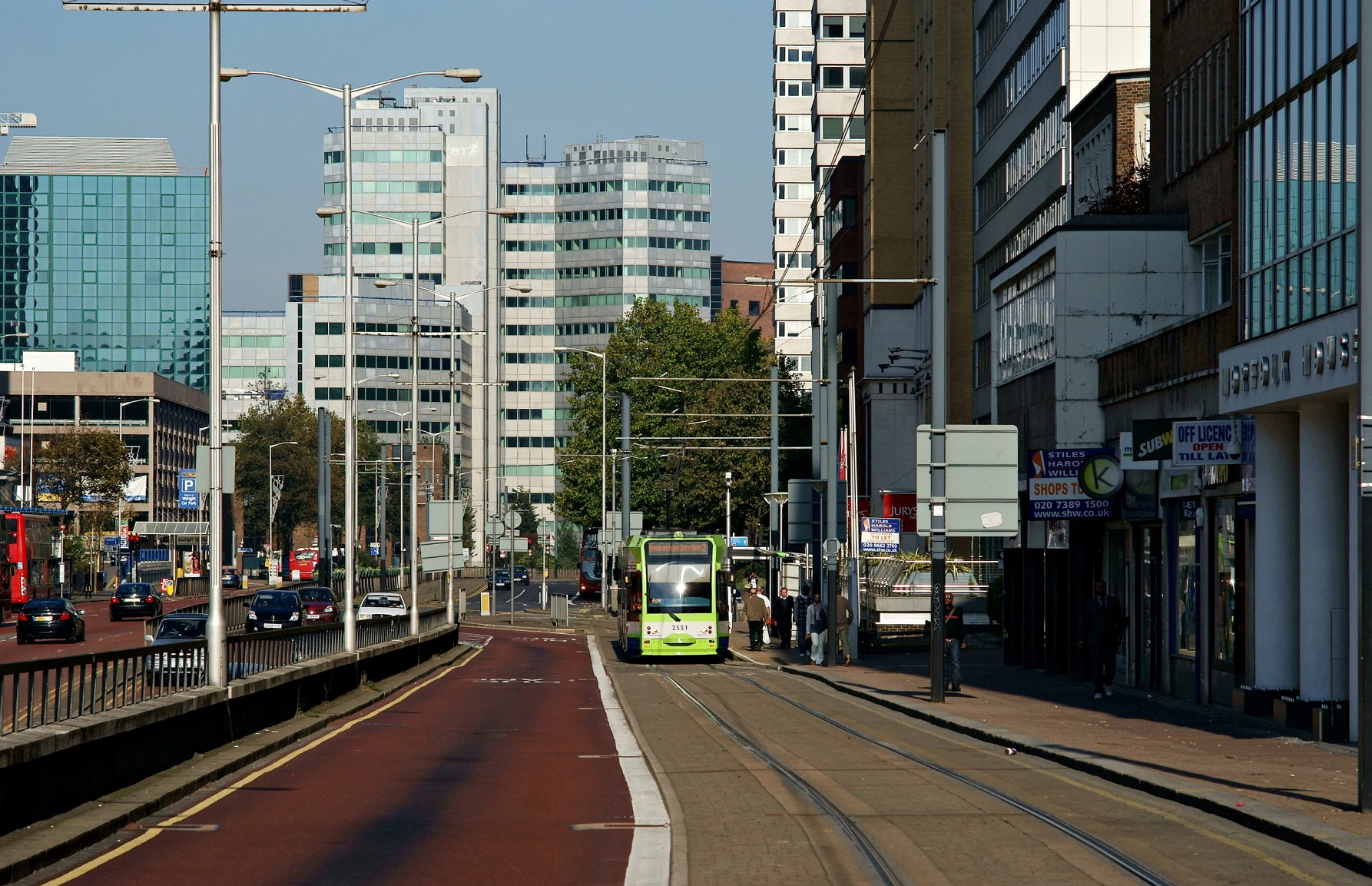 Tram in Wellesley Road