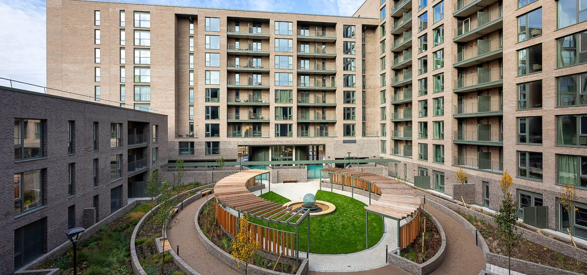 Park Square_Milton Keynes (Credit Galliford Try).jpg