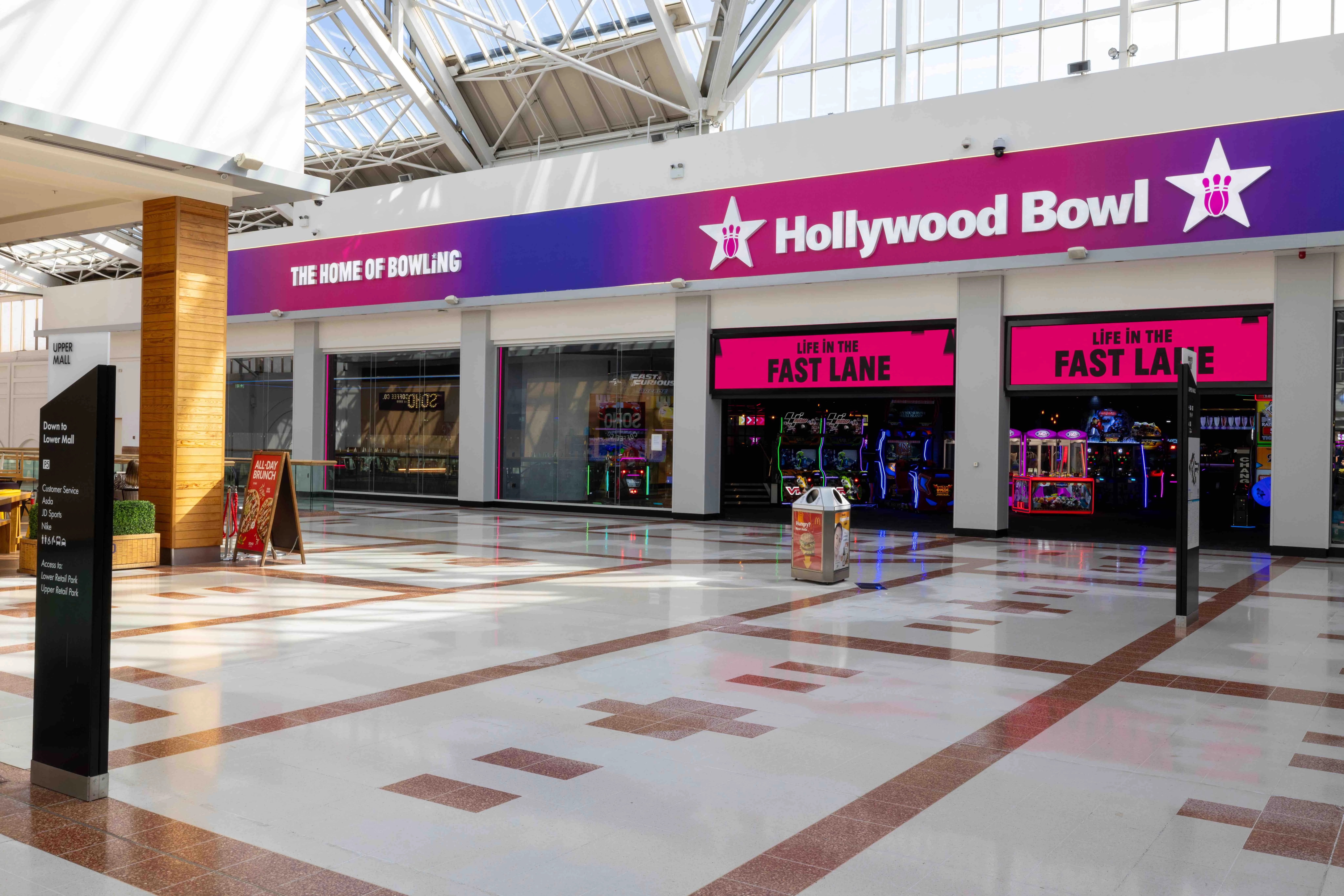Hollywood Bowl, Merry Hill