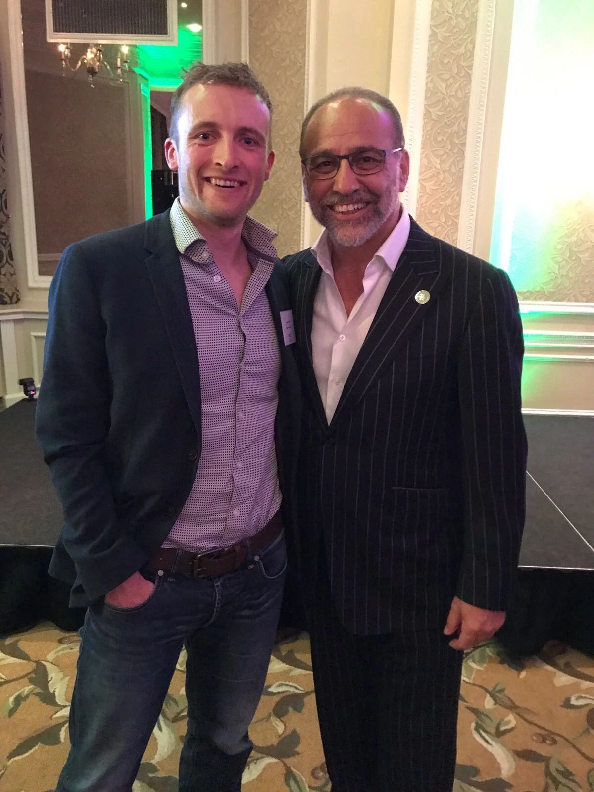 Kanso Co Founder Shayne Wilson Pitches to Theo Paphitis at the Many Hands Campaign