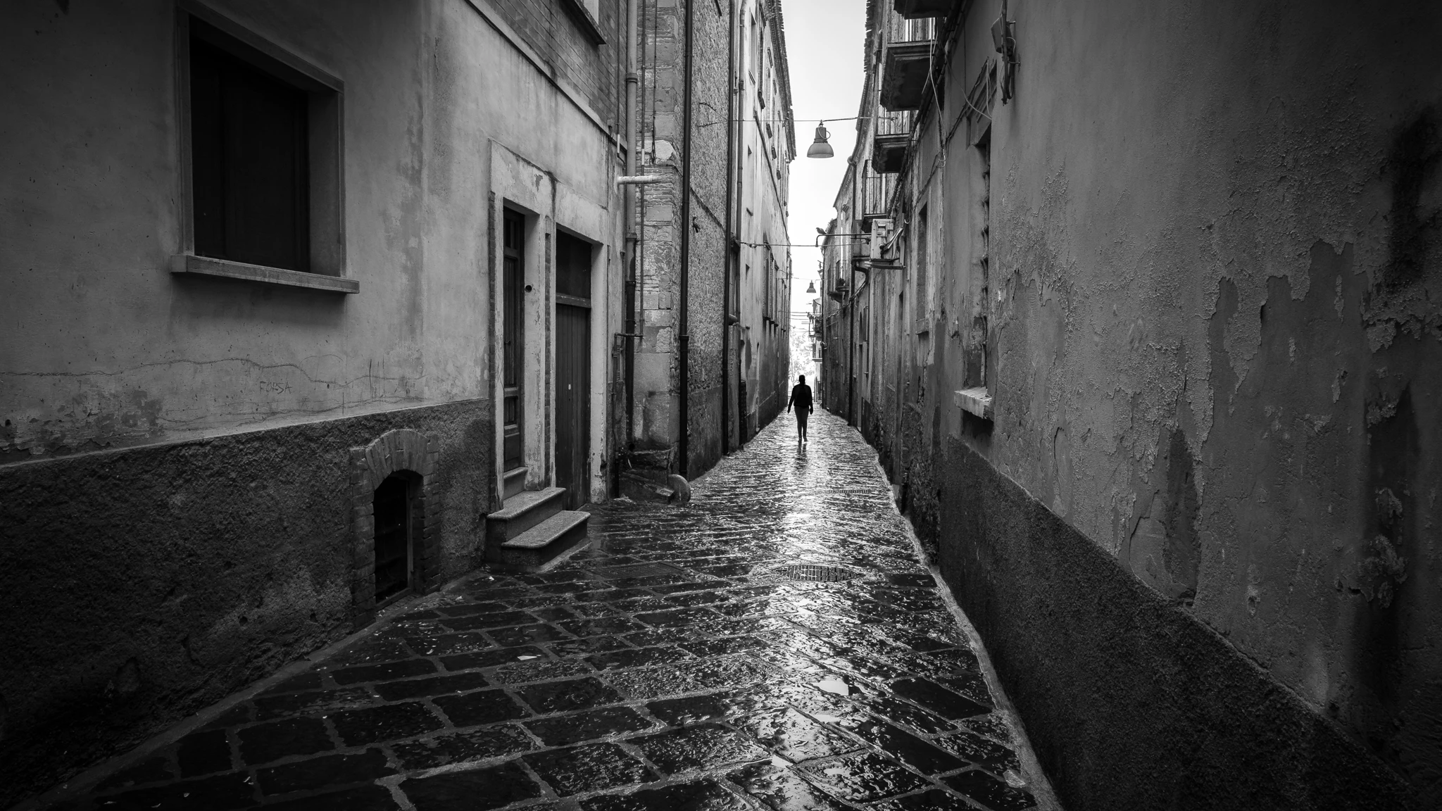 A shadow - Troia, Italy - Black and white street photography