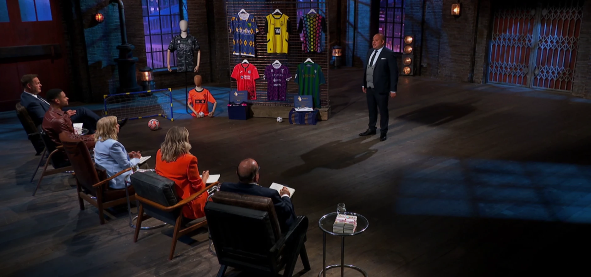 19. MYSTERY JERSEY KING 2.png