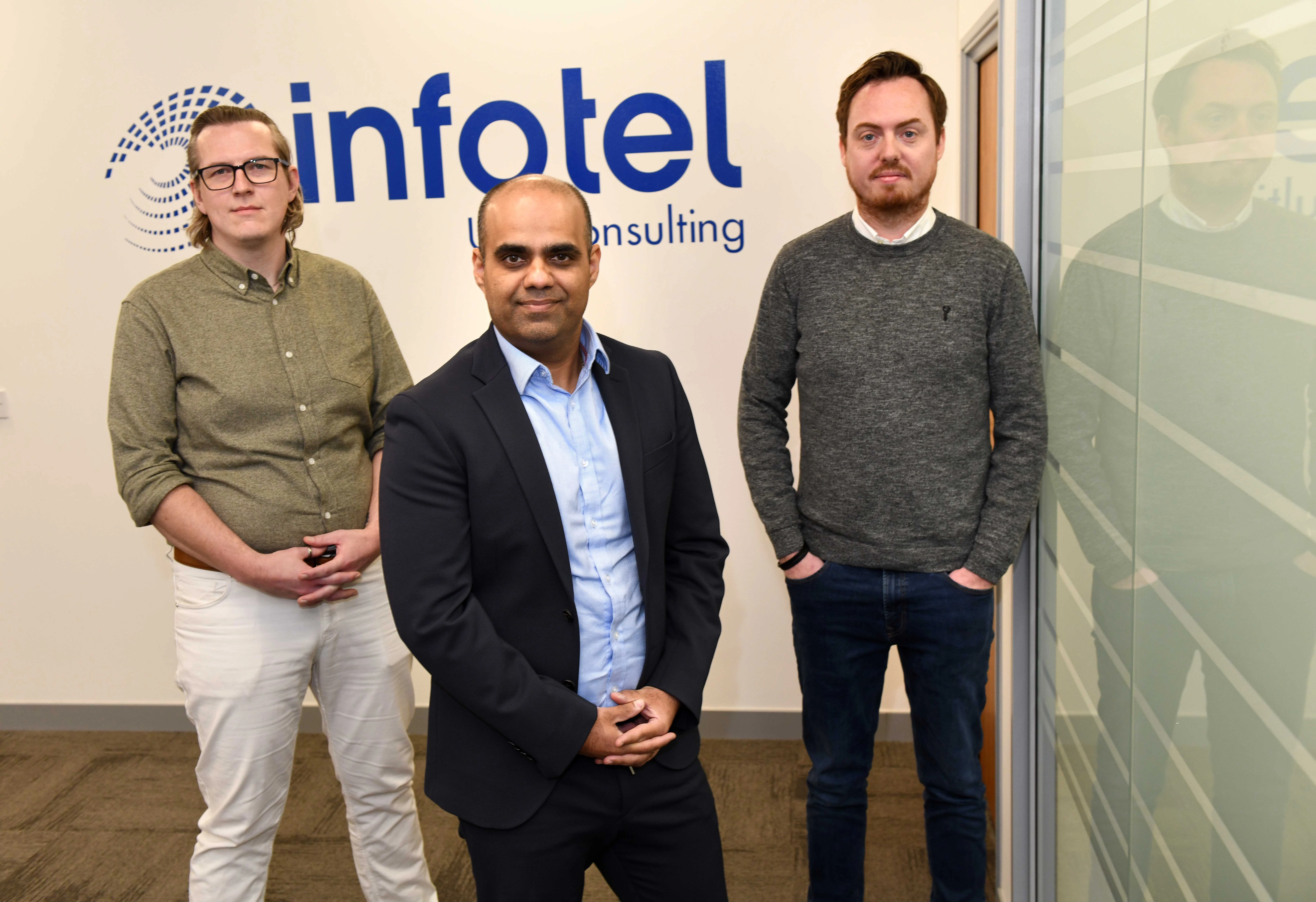 (L-R) Deepeo project director Steve Armstrong, Infotel UK managing director Mundeep Nayyar and project manager Steve Lamb 