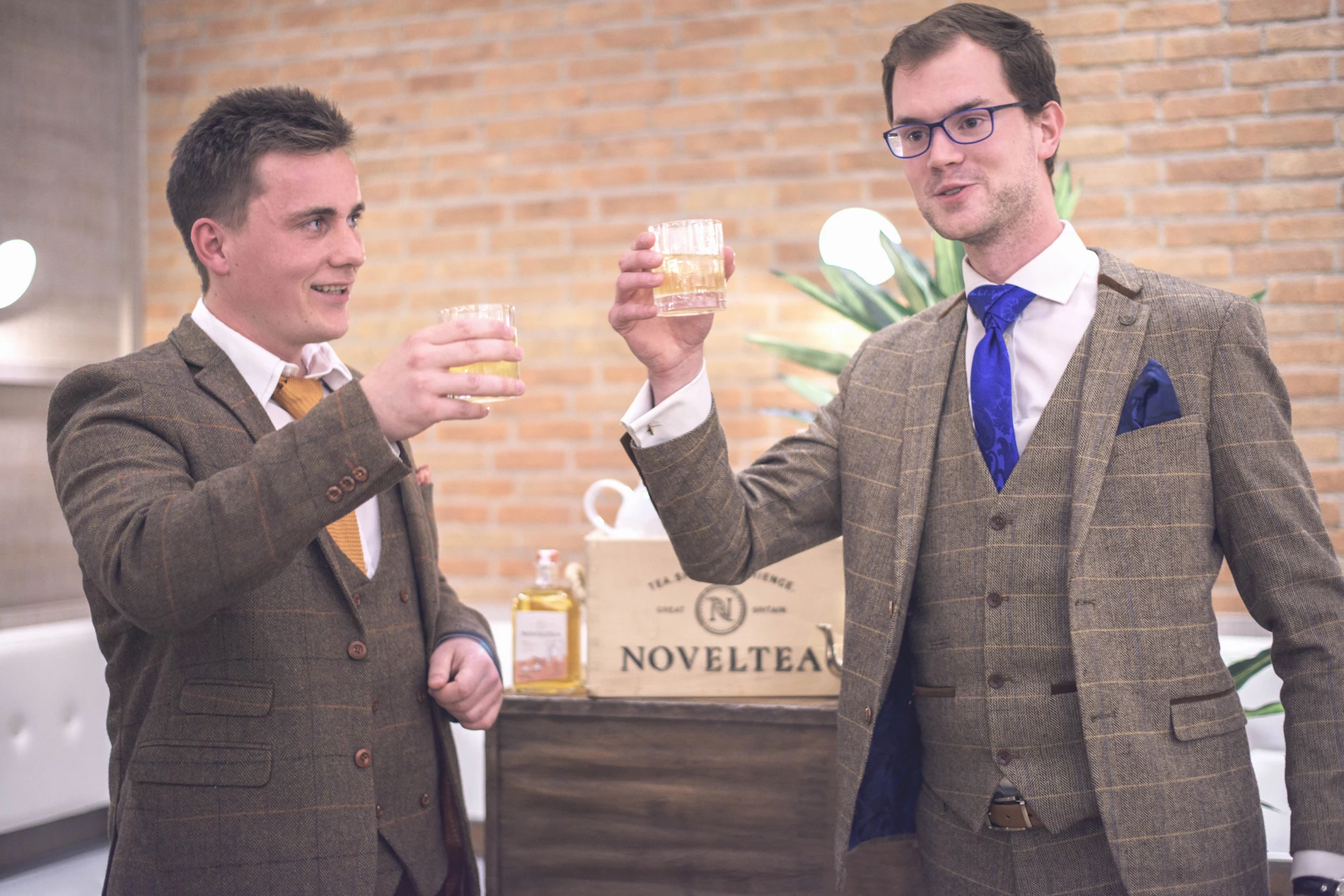 Founders of NOVELTEA - Lukas Passia and Vincent Efferoth.