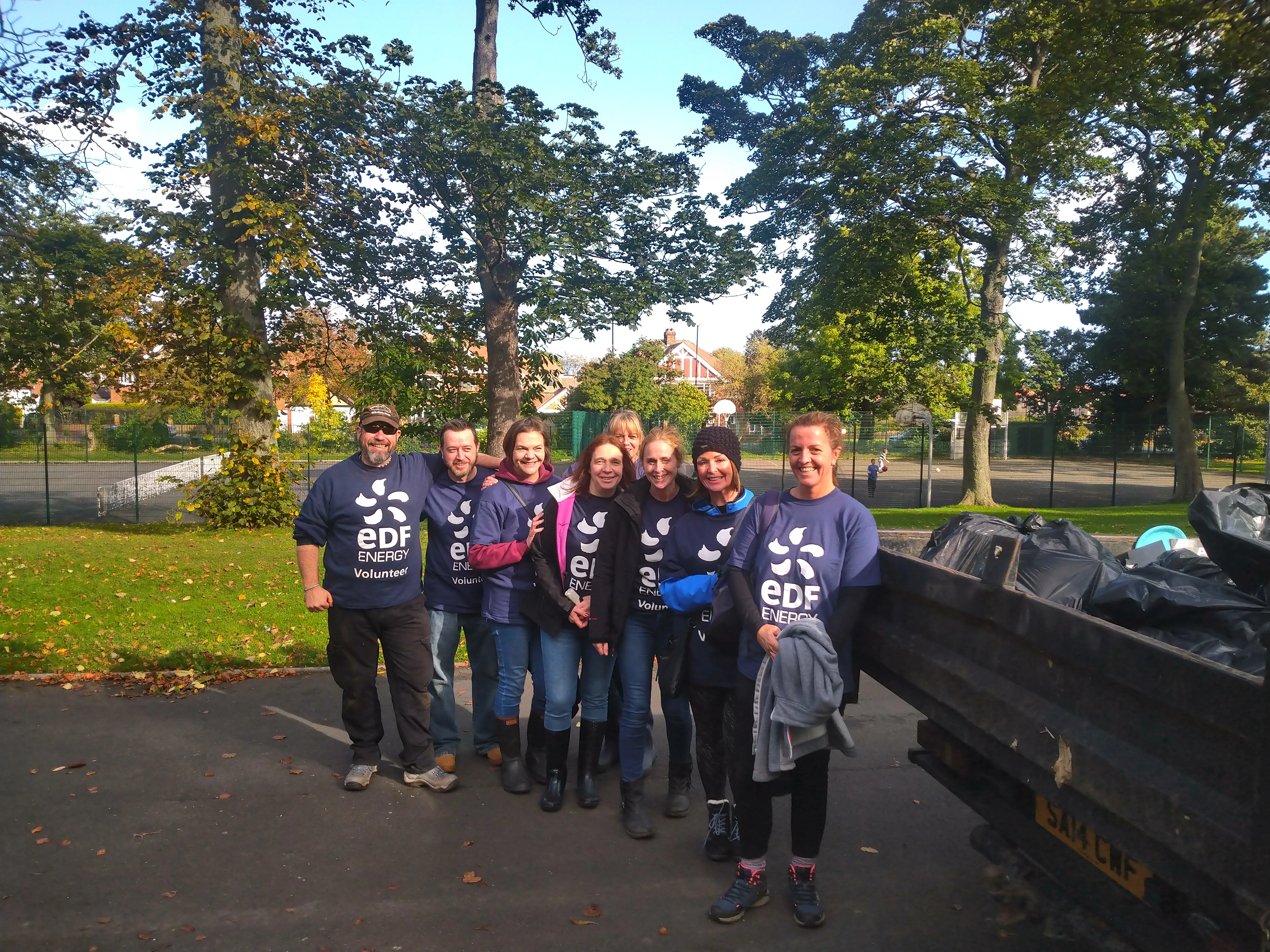 EDF Energy Doxford's Force For Good team cleans up Barnes Park