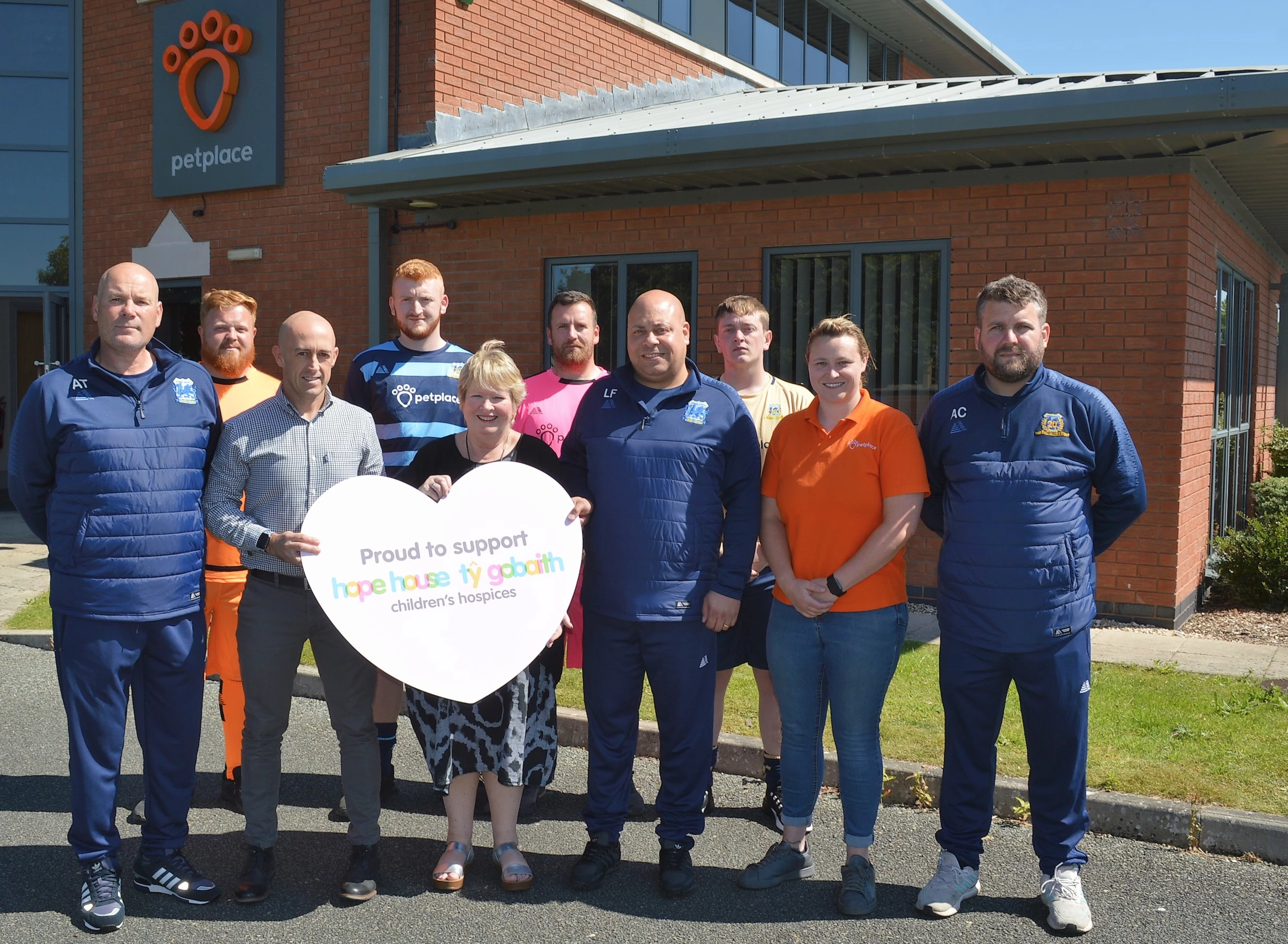 PetPlace, LVL5 Gyms and Kinmel Bay FC unveil new kit and charity partnership
