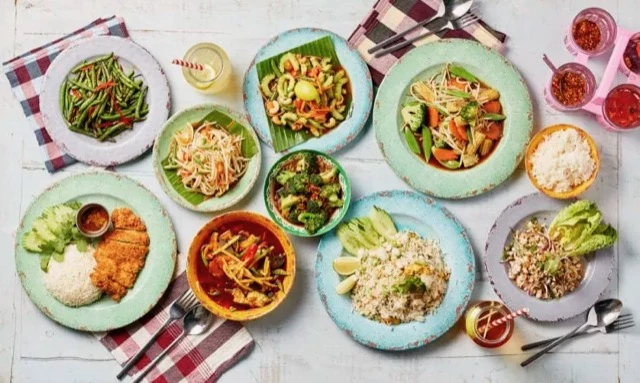 Food from Rosa's thai